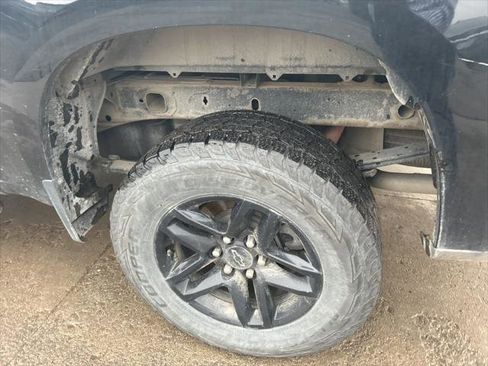 Used 2021 Chevrolet Silverado 1500 LT Trail Boss w/ Convenience Package II image 9