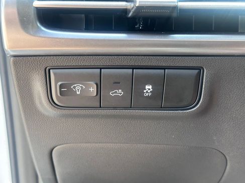 Used 2025 Hyundai Santa Cruz SEL FWD image 23