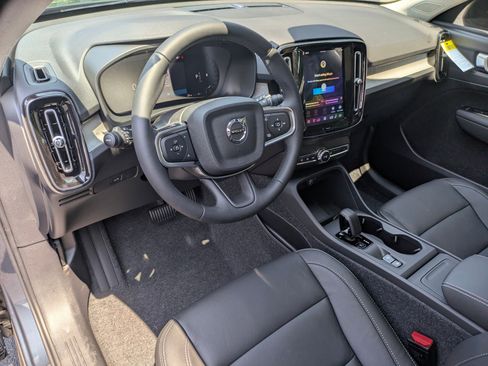 New 2026 Volvo XC40 B5 Core w/ Protection Package Premier image 9