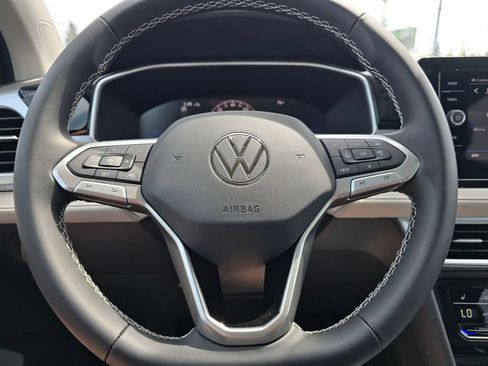 New 2026 Volkswagen Taos SE AWD/4WD image 24