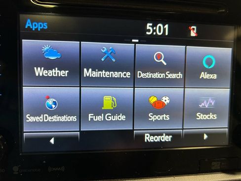 Used 2017 Toyota Sienna XLE w/ XLE Navigation Package FWD image 21