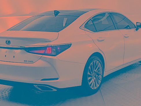 Used 2024 Lexus ES 350 Luxury w/ Accessory Package (Z1) image 3