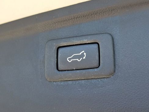 Used 2016 Subaru Outback 2.5i Premium AWD/4WD image 9