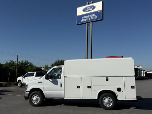 New 2026 Ford E-350 and Econoline 350 Super Duty w/ Power Equipment Group RWD image 4