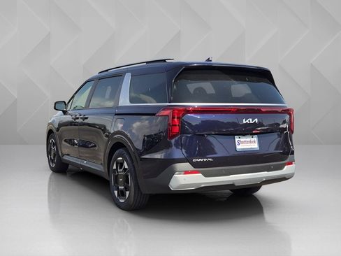 New 2026 Kia Carnival EX image 3