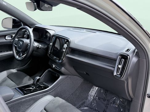 Used 2023 Volvo XC40 Recharge Ultimate AWD/4WD image 45