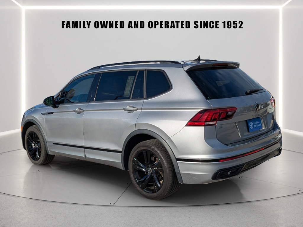 Certified 2023 Volkswagen Tiguan SE R-Line FWD image 4