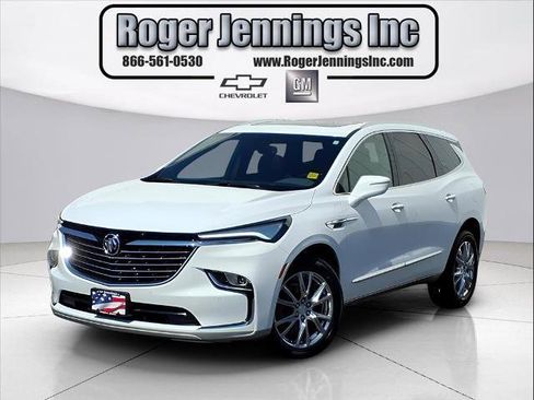 Used 2022 Buick Enclave Essence w/ Experience Buick Package image 1