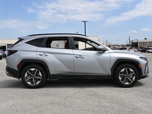 Used 2025 Hyundai Tucson SEL FWD image 9