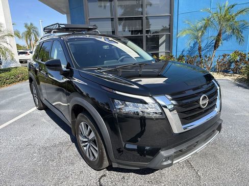 Used 2024 Nissan Pathfinder SL w/ Cargo Package image 18