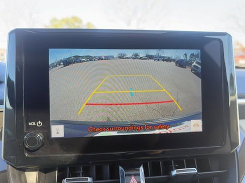 Used 2024 Toyota Corolla Cross XLE image 34