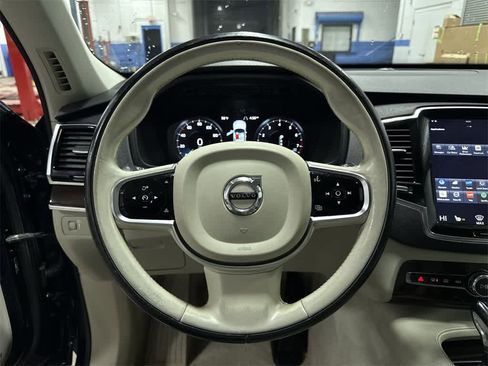 Used 2016 Volvo XC90 T6 Momentum w/ Momentum Plus Package image 19