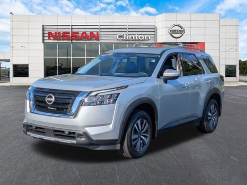 Certified 2024 Nissan Pathfinder SL image 7