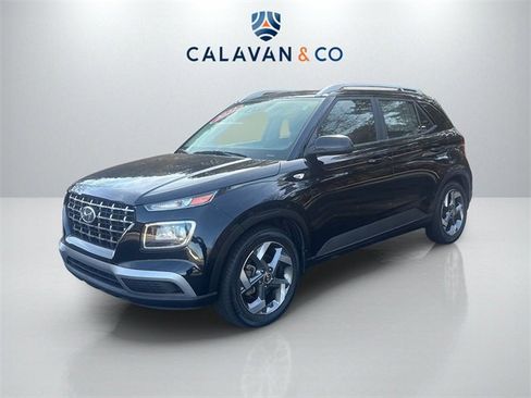 Used 2022 Hyundai Venue SEL w/ Cargo Package image 3