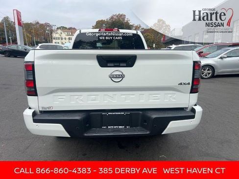 Certified 2025 Nissan Frontier SV image 4
