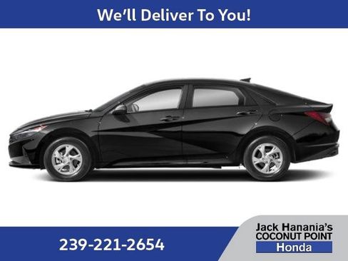 Used 2022 Hyundai Elantra SE FWD image 6