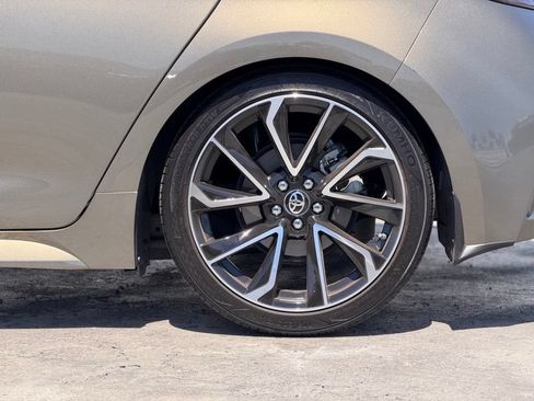 Used 2019 Toyota Corolla XSE FWD image 2