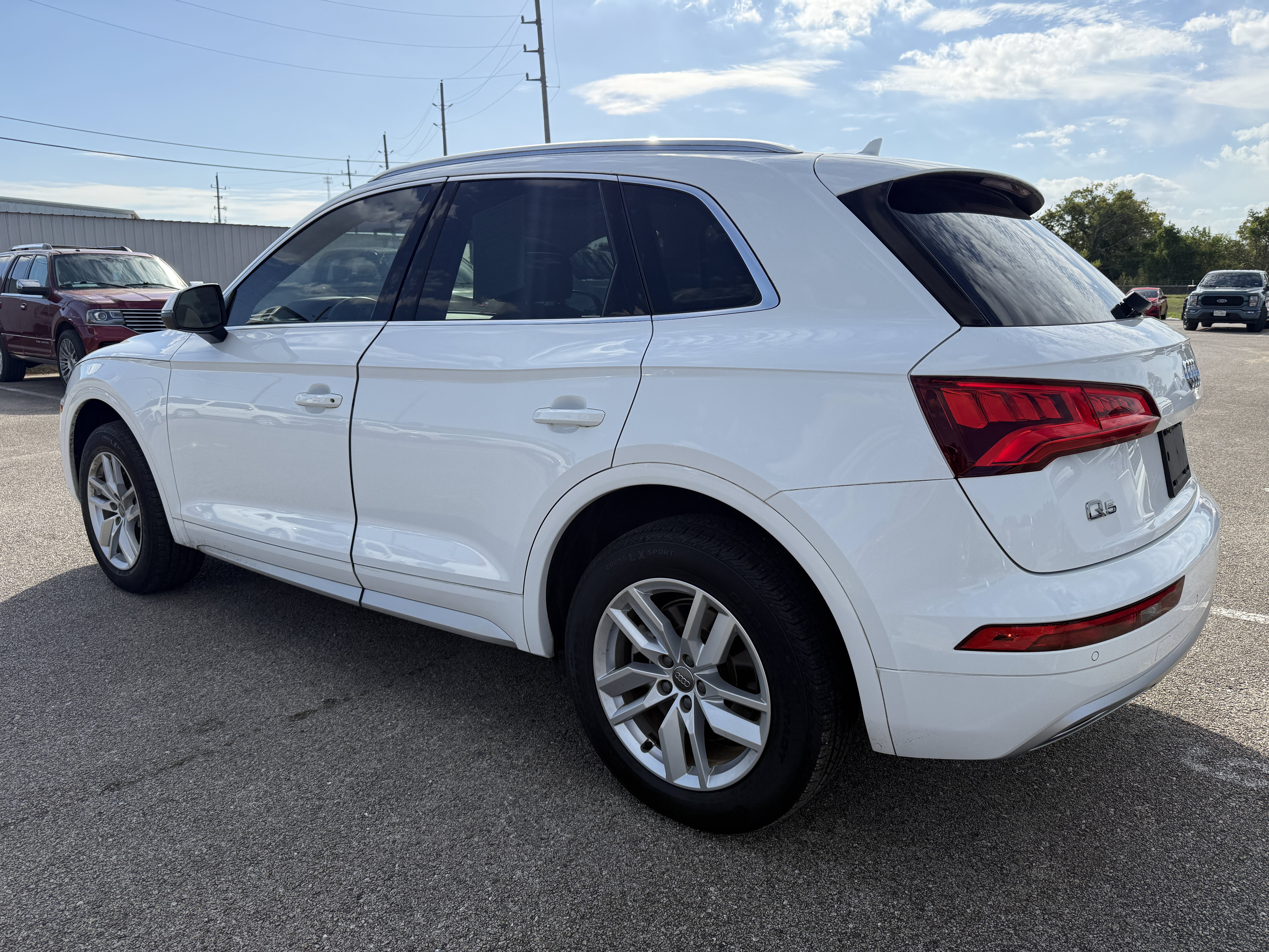 Used 2020 Audi Q5 2.0T Premium w/ Convenience Package AWD/4WD image 3