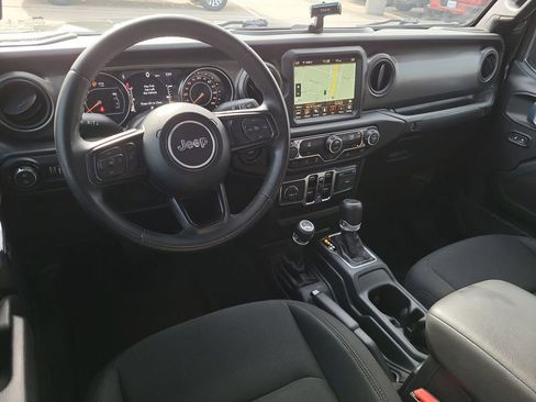 Used 2022 Jeep Gladiator Sport image 21