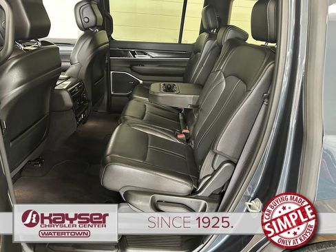 Used 2024 Jeep Wagoneer 4WD w/ Premium Group I image 36