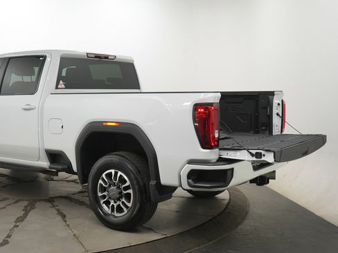 Used 2023 GMC Sierra 2500 AT4 w/ Gooseneck/5TH Wheel Package image 9