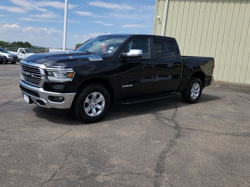 Used 2023 RAM 1500 Laramie AWD/4WD image 3