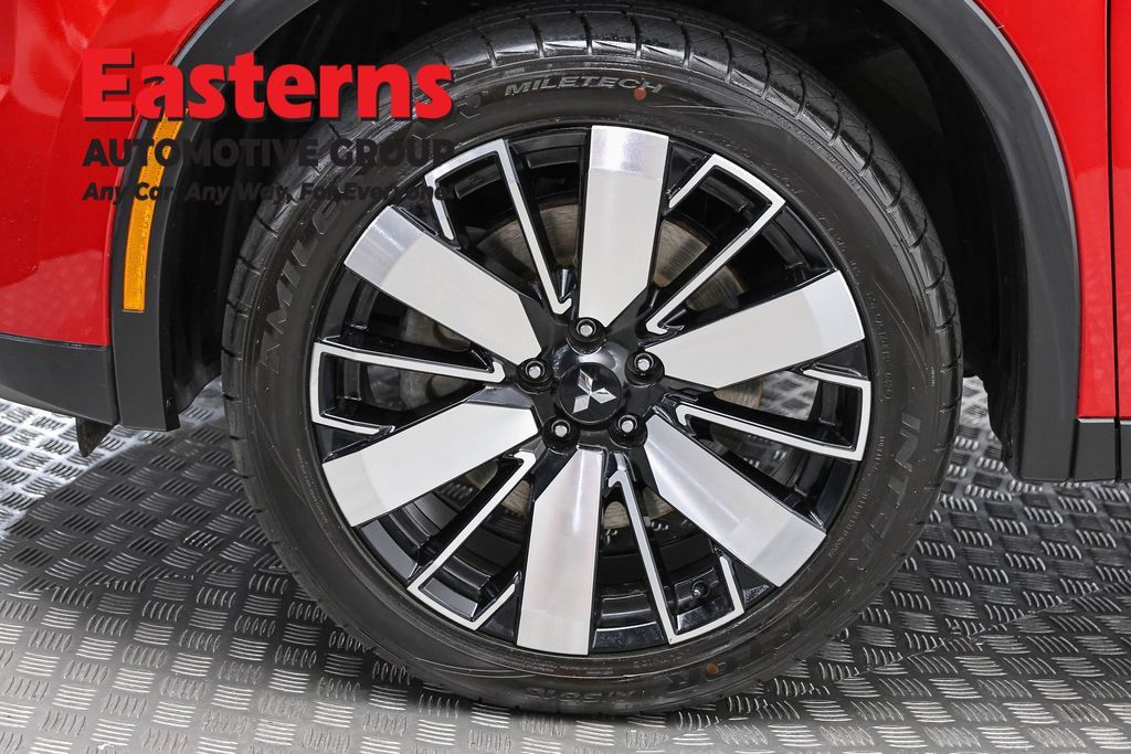 Used 2025 Mitsubishi Outlander SE AWD/4WD image 35