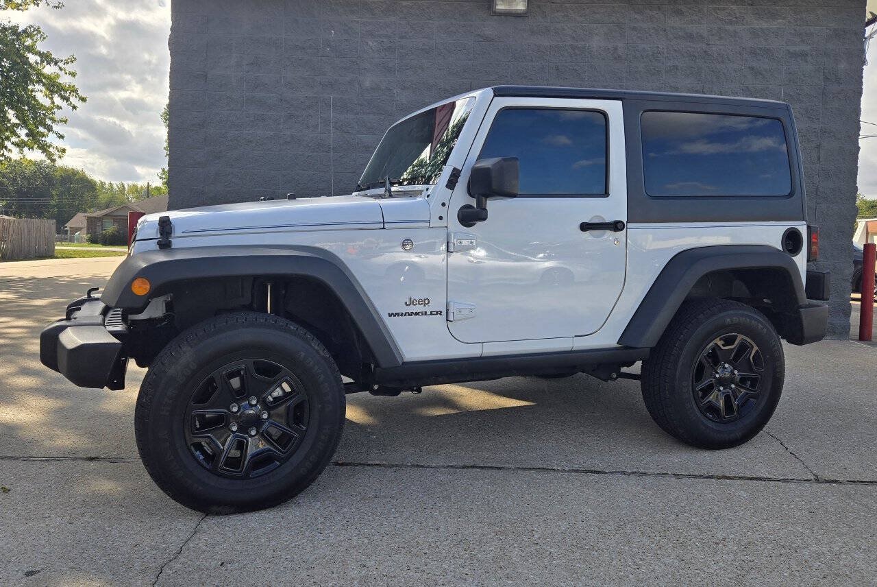 Used 2016 Jeep Wrangler Sport AWD/4WD image 2