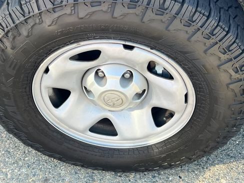 Used 2022 Toyota Tacoma SR RWD image 10