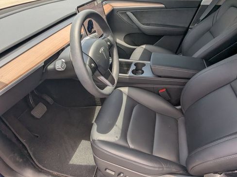 Used 2025 Tesla Model Y Long Range AWD/4WD image 13