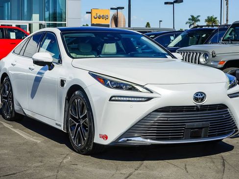 Used 2023 Toyota Mirai w/ Toyota Teammate Package image 3