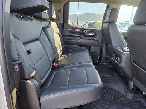 Used 2023 Chevrolet Silverado 1500 LT Trail Boss w/ LT Trail Boss Premium Package AWD/4WD image 31