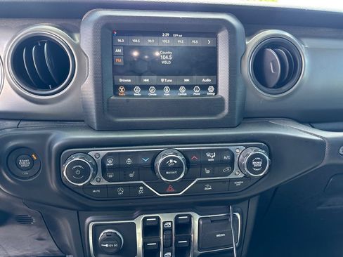 Used 2022 Jeep Gladiator Sport AWD/4WD image 22