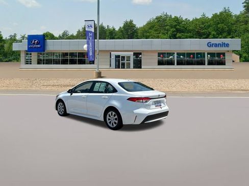 Used 2022 Toyota Corolla LE FWD image 9