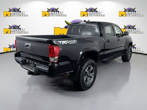 Used 2017 Toyota Tacoma TRD Sport AWD/4WD image 5
