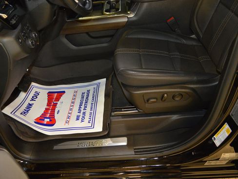 Used 2024 Chevrolet Silverado 2500 High Country w/ Midnight Edition image 15