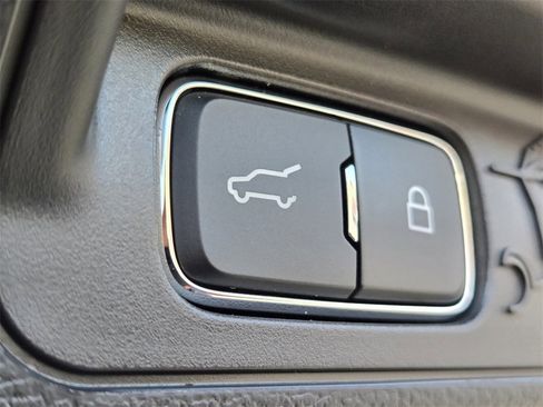 New 2026 Ford Explorer Platinum image 9