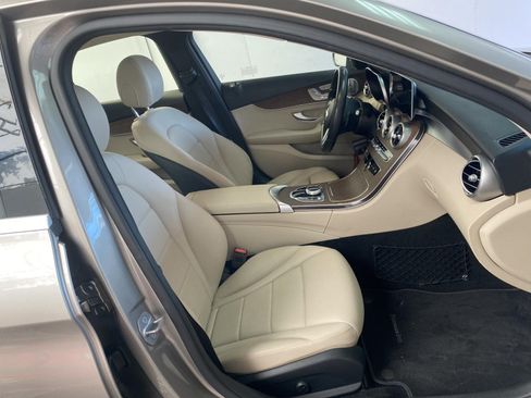 Used 2020 Mercedes-Benz C 300 4MATIC Sedan image 9