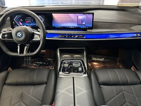 Certified 2024 BMW 750e xDrive w/ Premium Package 2 AWD/4WD image 16