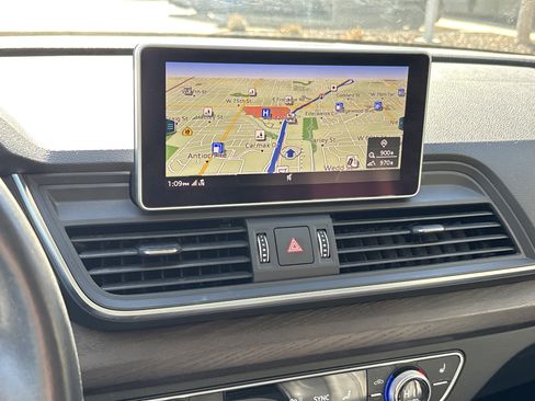 Used 2020 Audi Q5 2.0T Premium Plus image 24