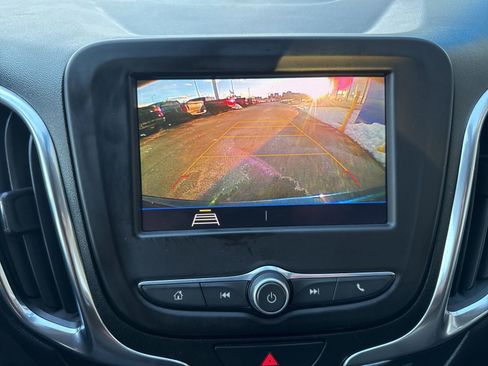 Used 2021 Chevrolet Equinox LT image 22