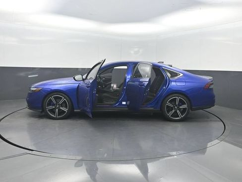 Used 2025 Honda Accord Sport image 34