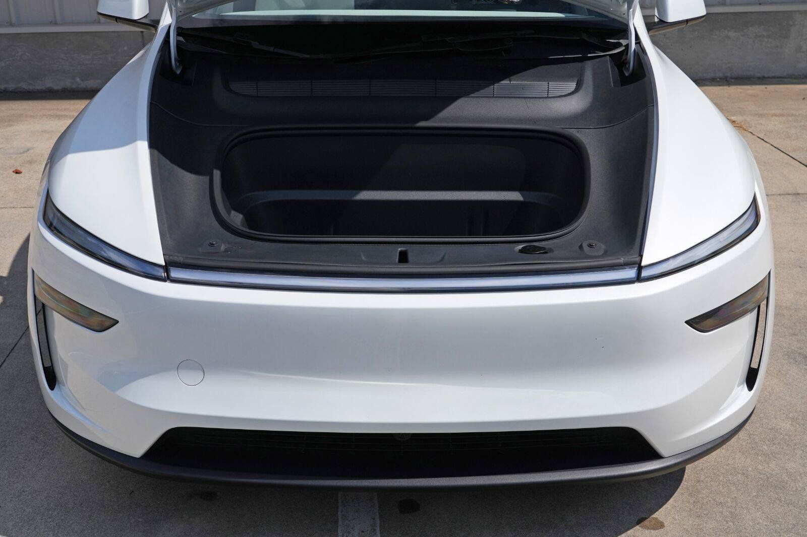 Used 2026 Tesla Model Y Long Range AWD/4WD image 8