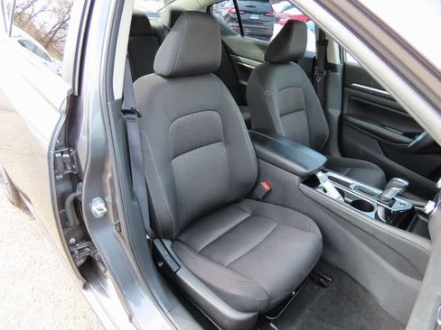 Used 2023 Nissan Altima 2.5 SV image 16