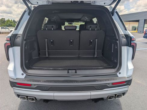 New 2026 Chevrolet Traverse Z71 w/ Enhanced Driving Package AWD/4WD image 39