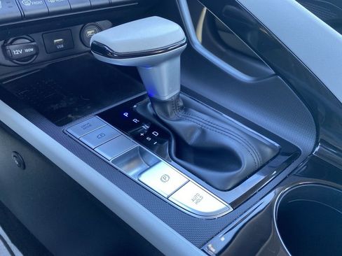 Certified 2022 Hyundai Elantra Limited w/ Cargo Package image 21