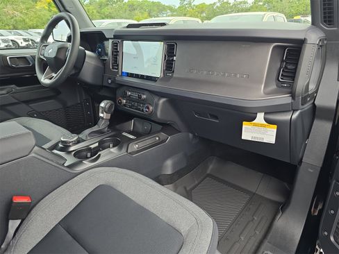 New 2025 Ford Bronco 2-Door image 8