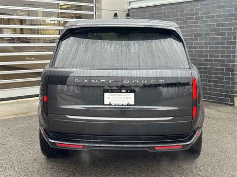 New 2025 Land Rover Range Rover SE image 5