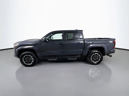 Used 2025 Toyota Tacoma TRD Sport AWD/4WD image 8