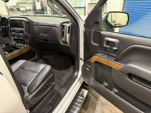 Used 2018 Chevrolet Silverado 1500 LTZ w/ LTZ Plus Package image 39